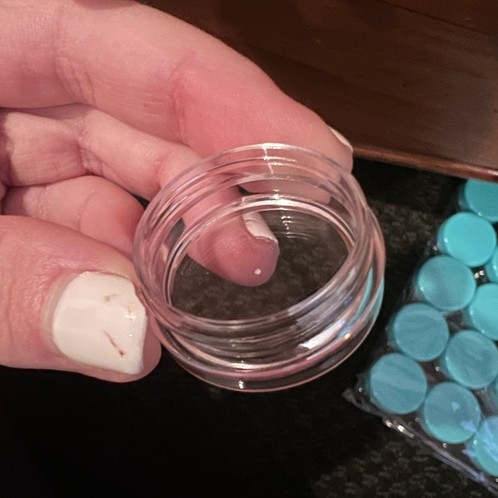 Sample containers 5 gram empty plastic cosmetic samples 25 count - Picture 5 of 8